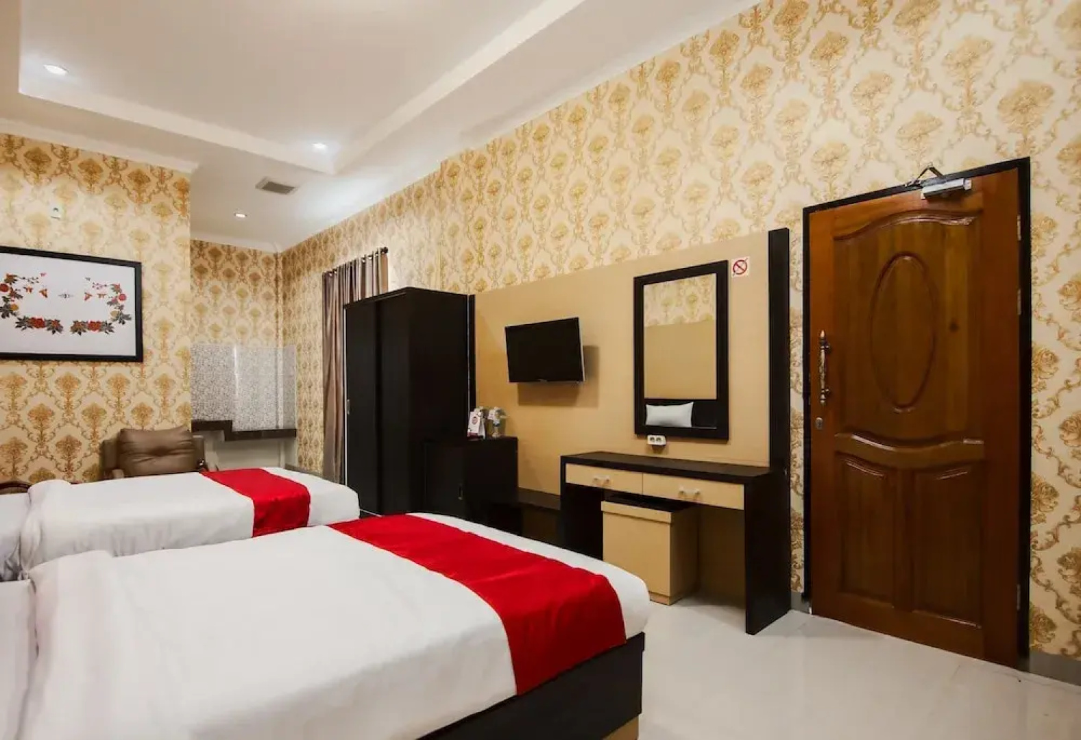 Esther Hotel