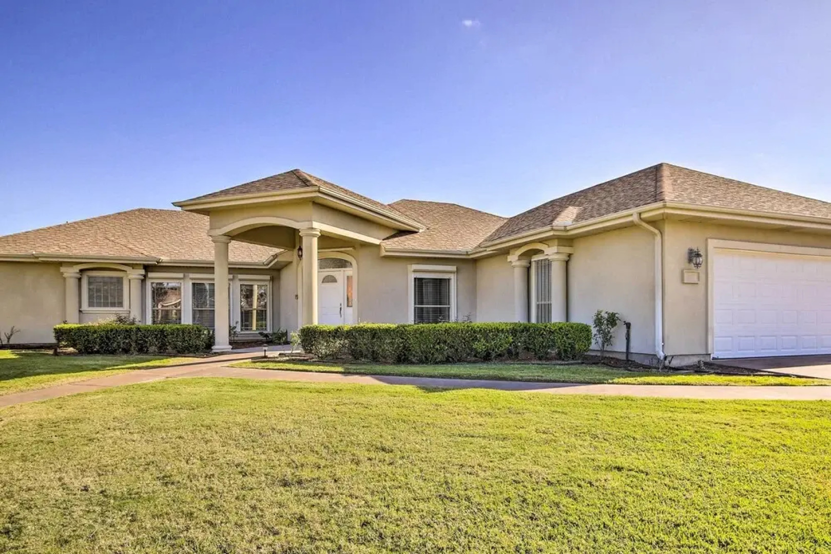 Bright Laguna Vista Home w/ Community Pool!