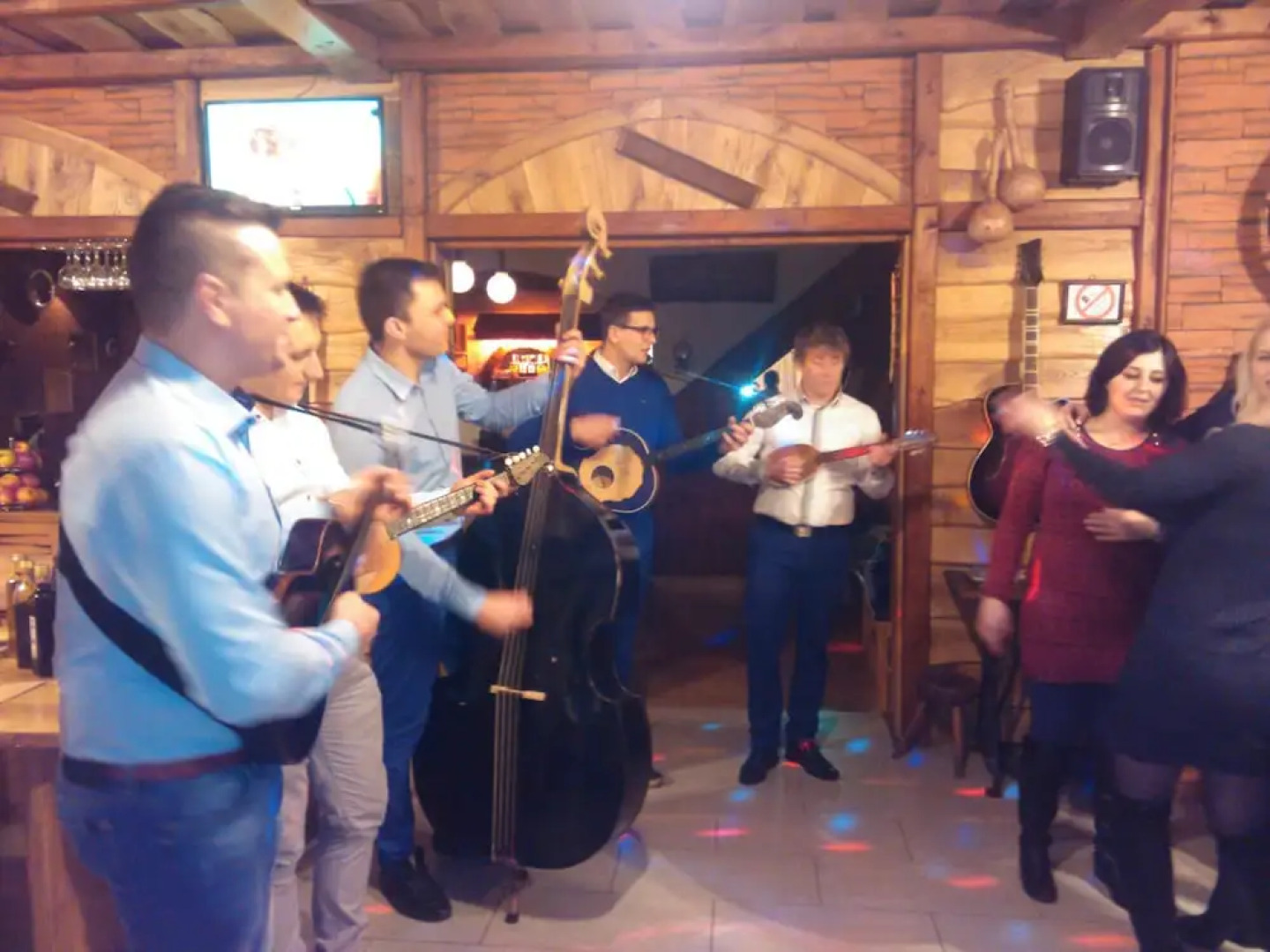 House With 4 Bedrooms in Kutina, With Enclosed Garden and Wifi