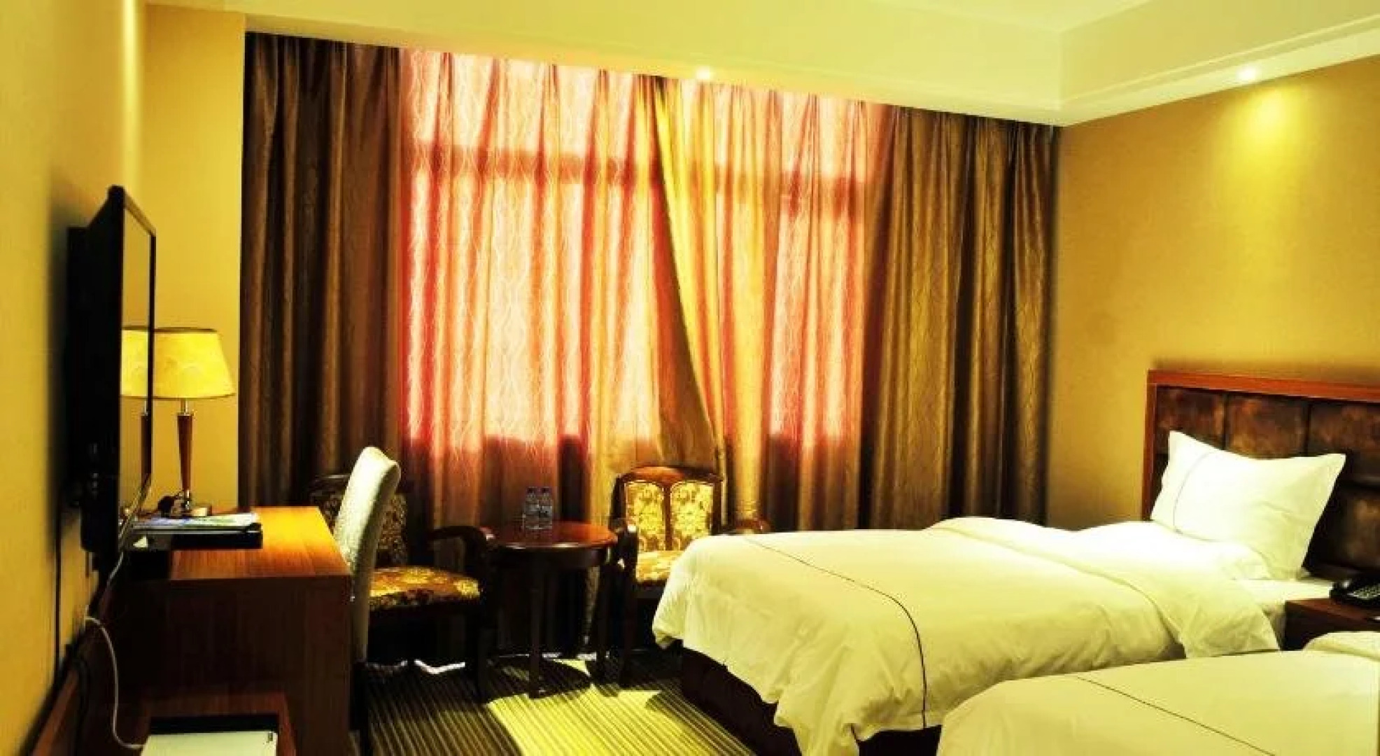 Harmonious Dunpu Hotel