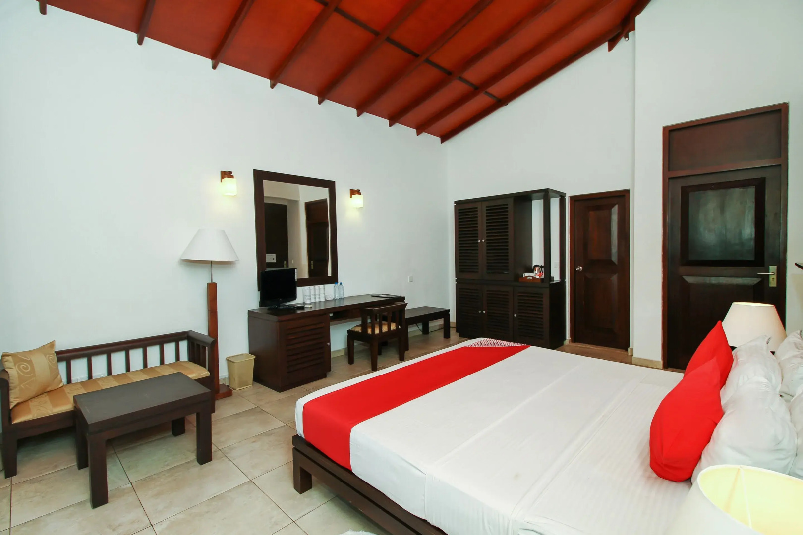 OYO 396 Lotus Paradise Nature Resort