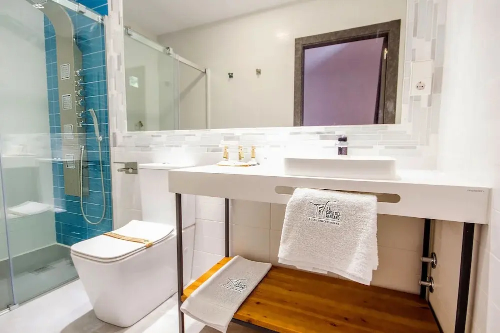 Young Hotels Spain SL