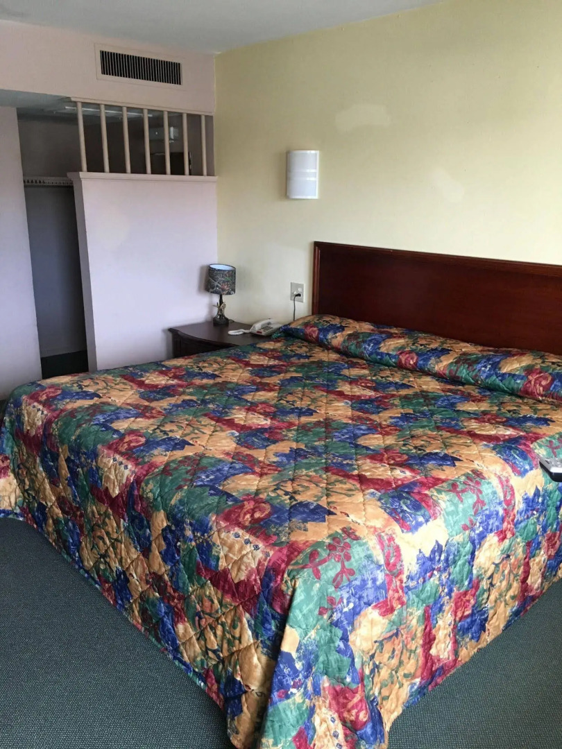 University Lodge Motel