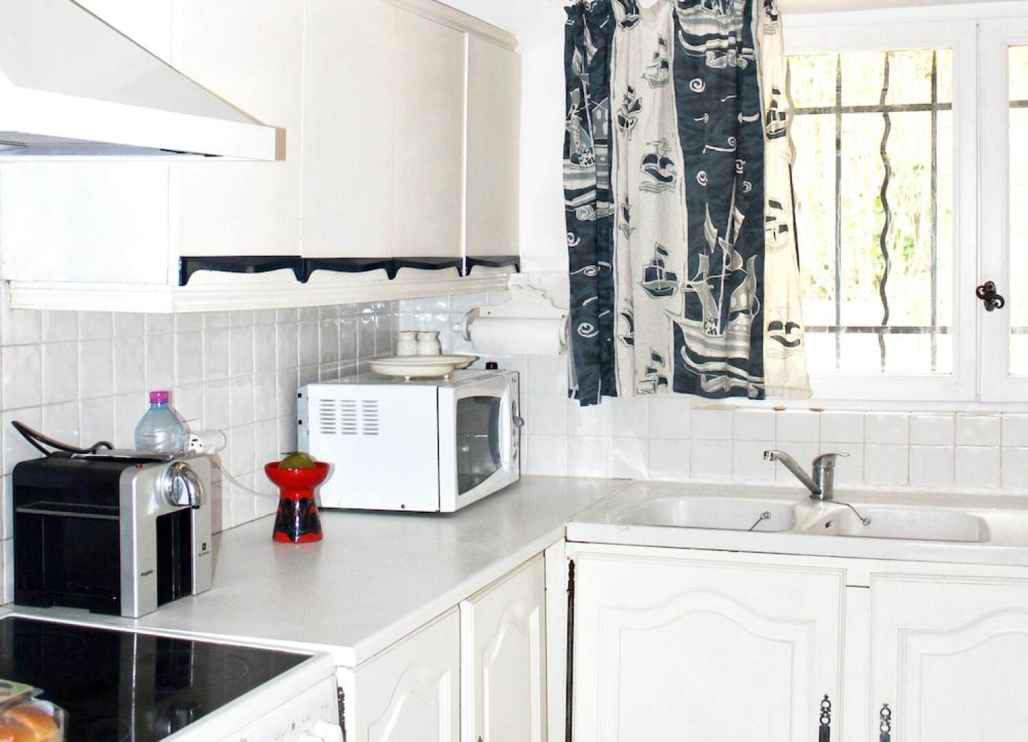 Villa With 4 Bedrooms in La Croix-valmer, With Private Pool, Enclosed