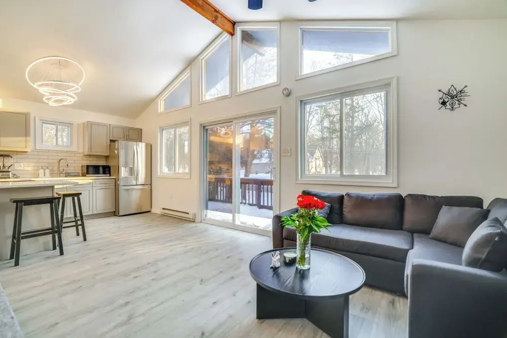 < 7 Mi to Slopes: Inviting Pocono Mtn Retreat!