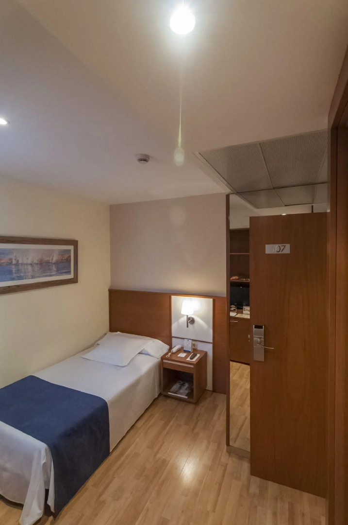 Отель RH Sorolla Centro