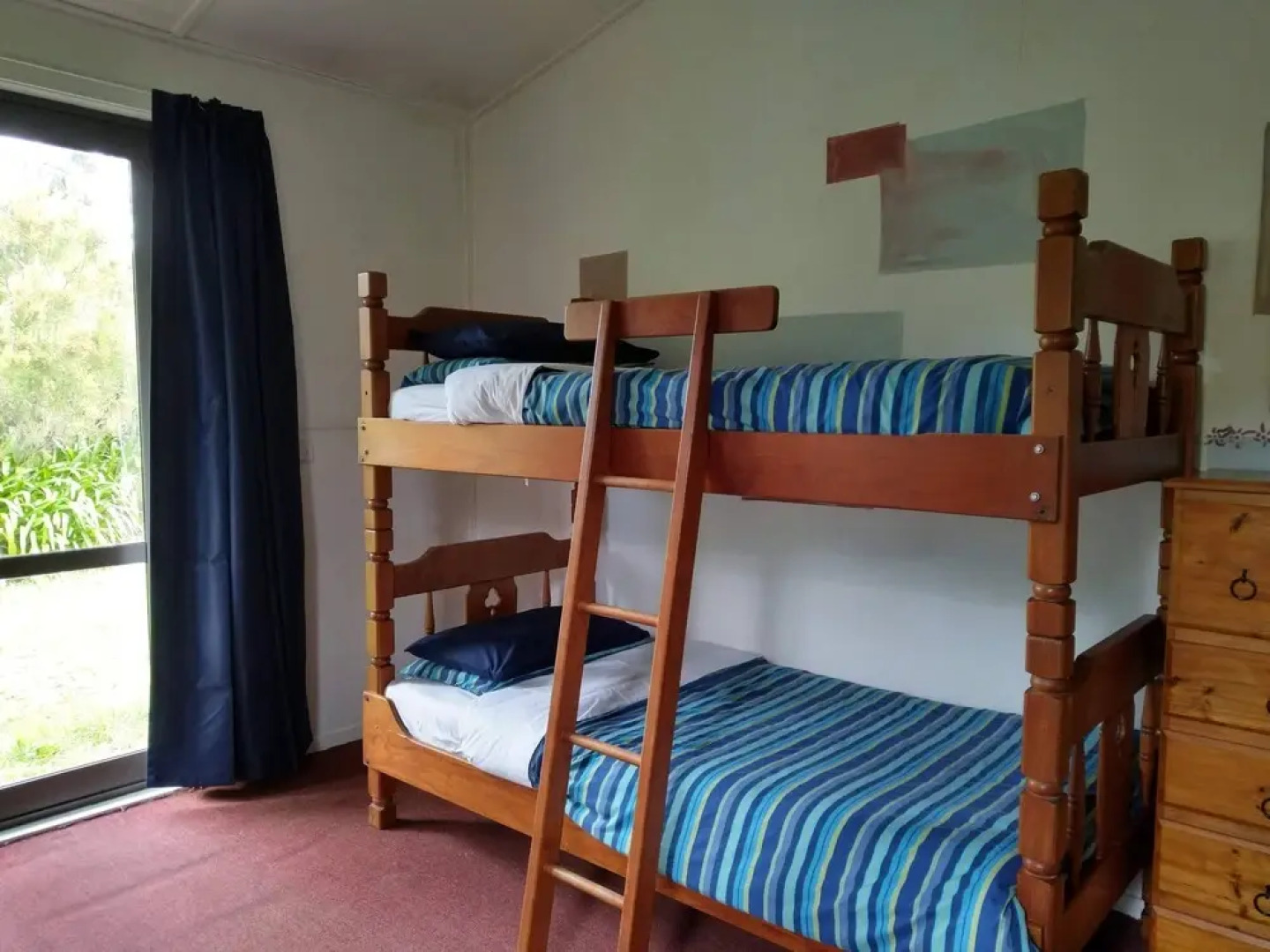 Purple Hen Bunk House - Hostel