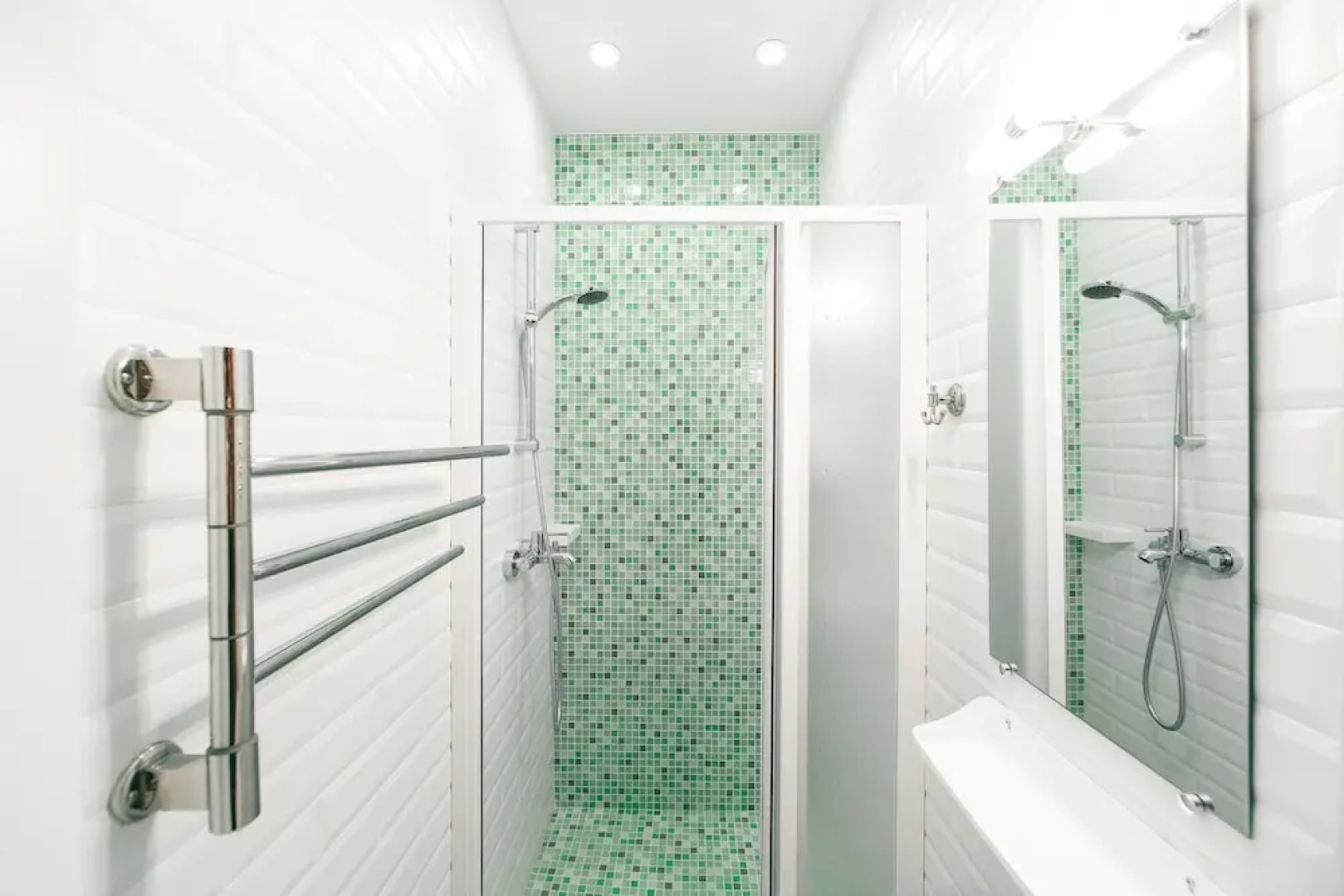 Safe Haven Nevsky 95 - Hostel