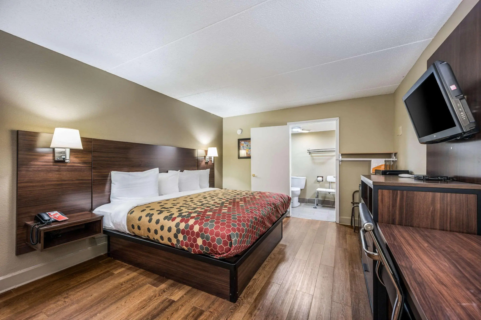 Econo Lodge Inn & Suites Huntsville University Area