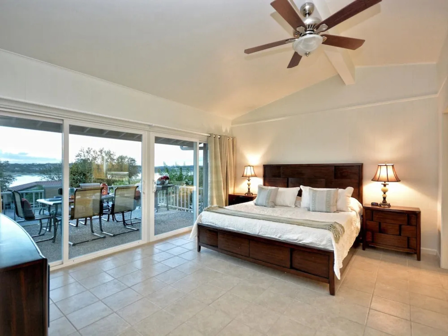 5BR 3 5BA Hill Country Lake Home by RedAwning