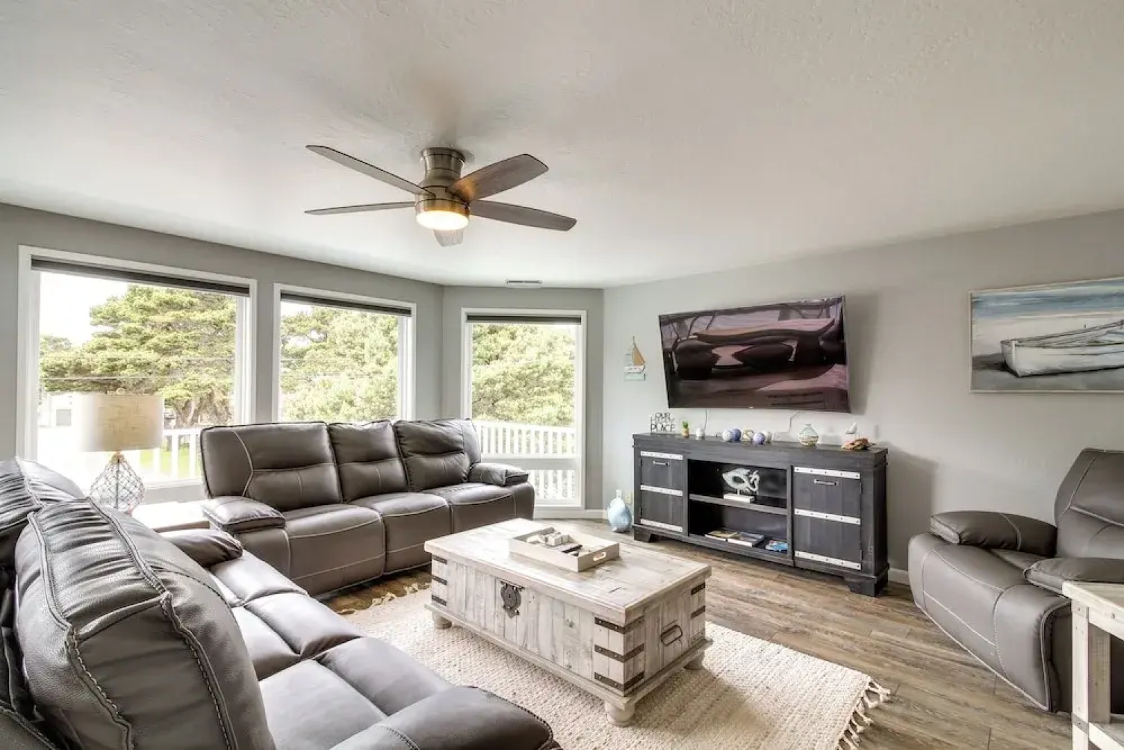 Coastal Bandon Vacation Rental: Walk to Beach!