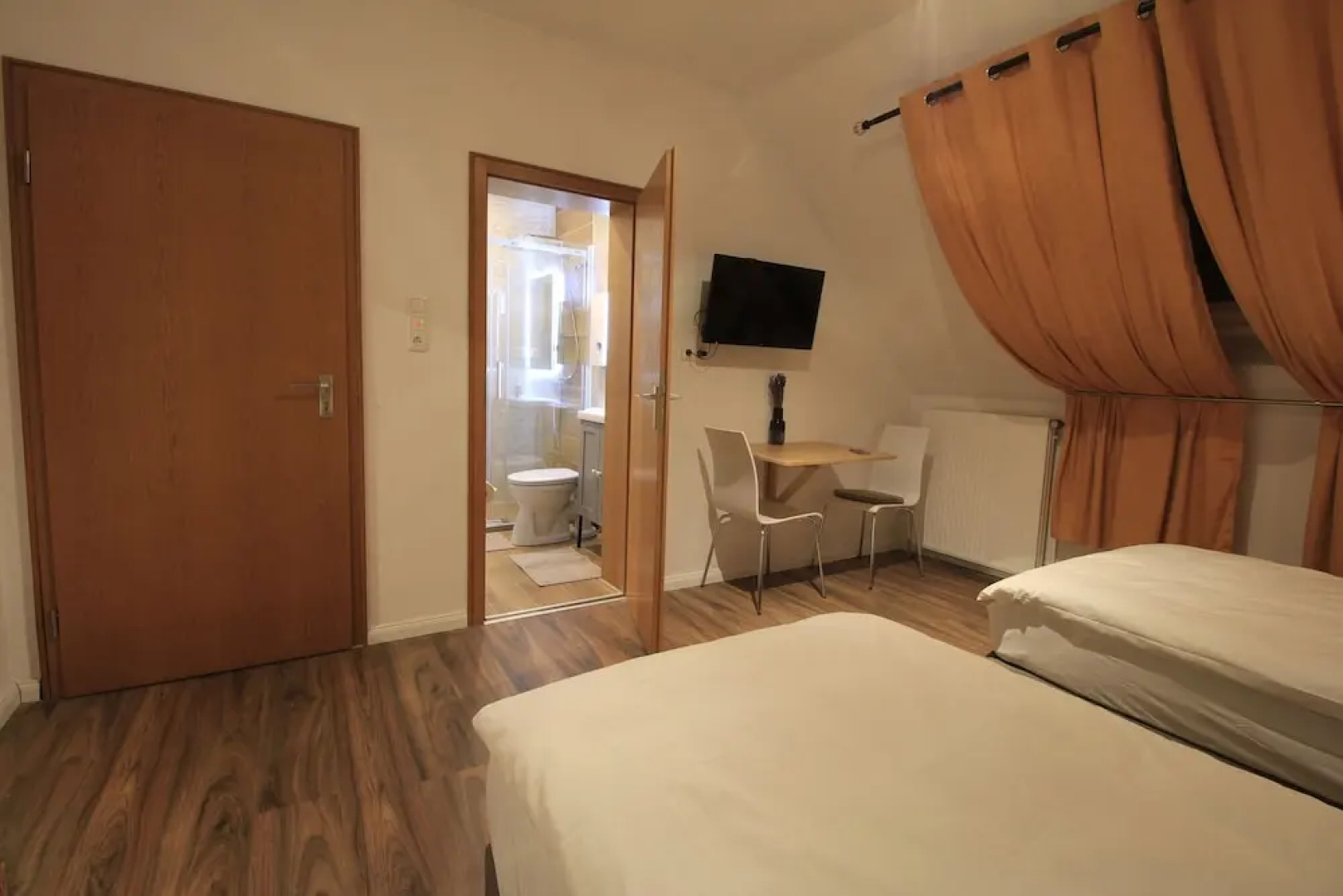 Asia Dreieck Pension Zimmer