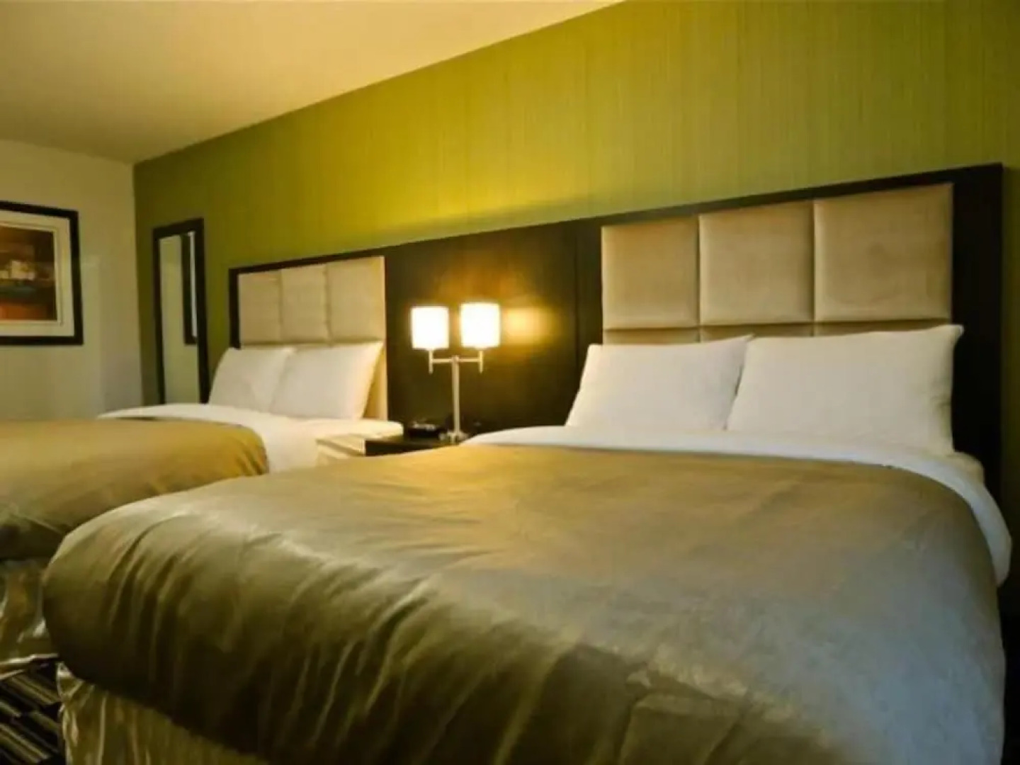 Carlyle Western Star Inn & Suites