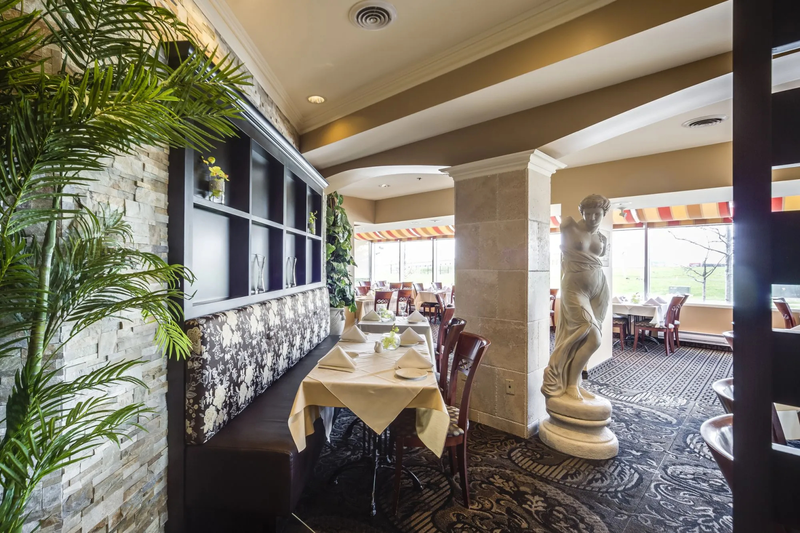 Monte Carlo Inn Vaughan Suites