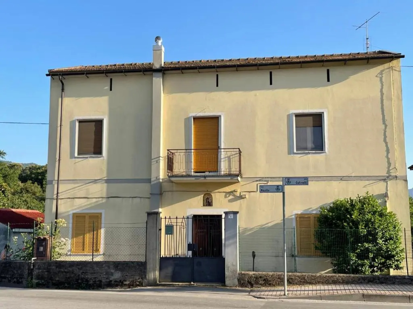 Mezzaluna Guest House