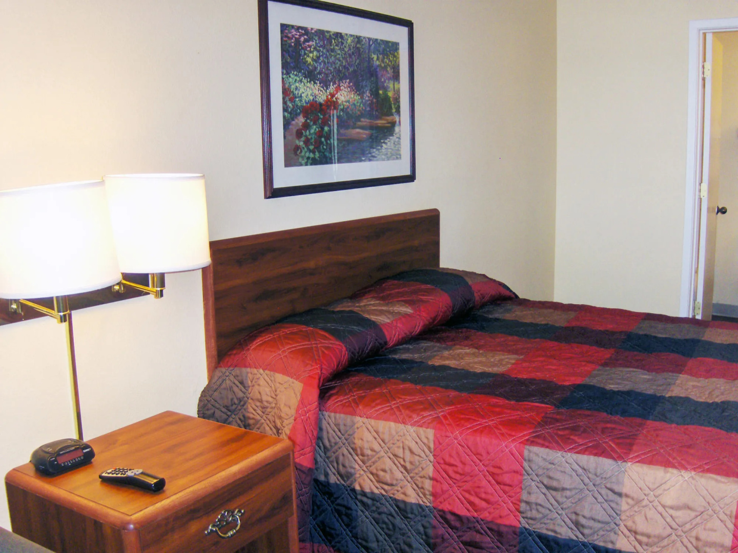 HomeTowne Studios by Red Roof Atlanta NE - Downtown Norcross