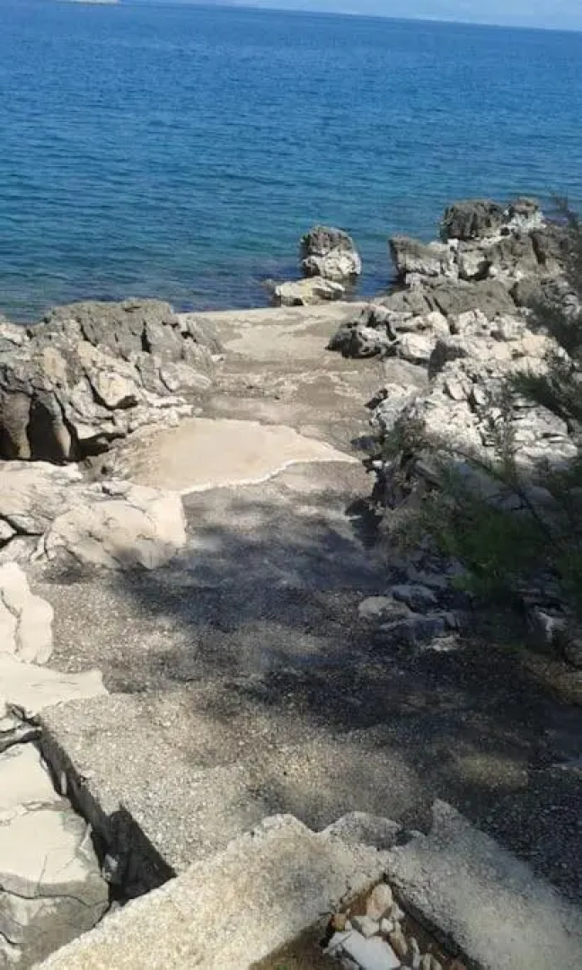 Ground Floor Apartment,1st row to sea
