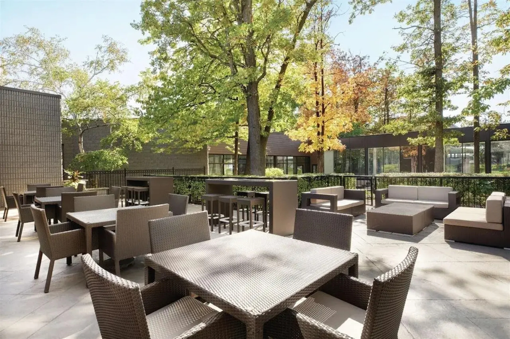 DoubleTree by Hilton Toronto Airport