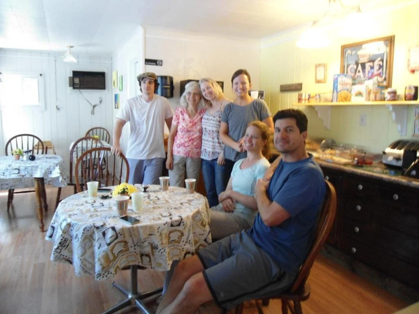 Flower Field Motel & Cottages