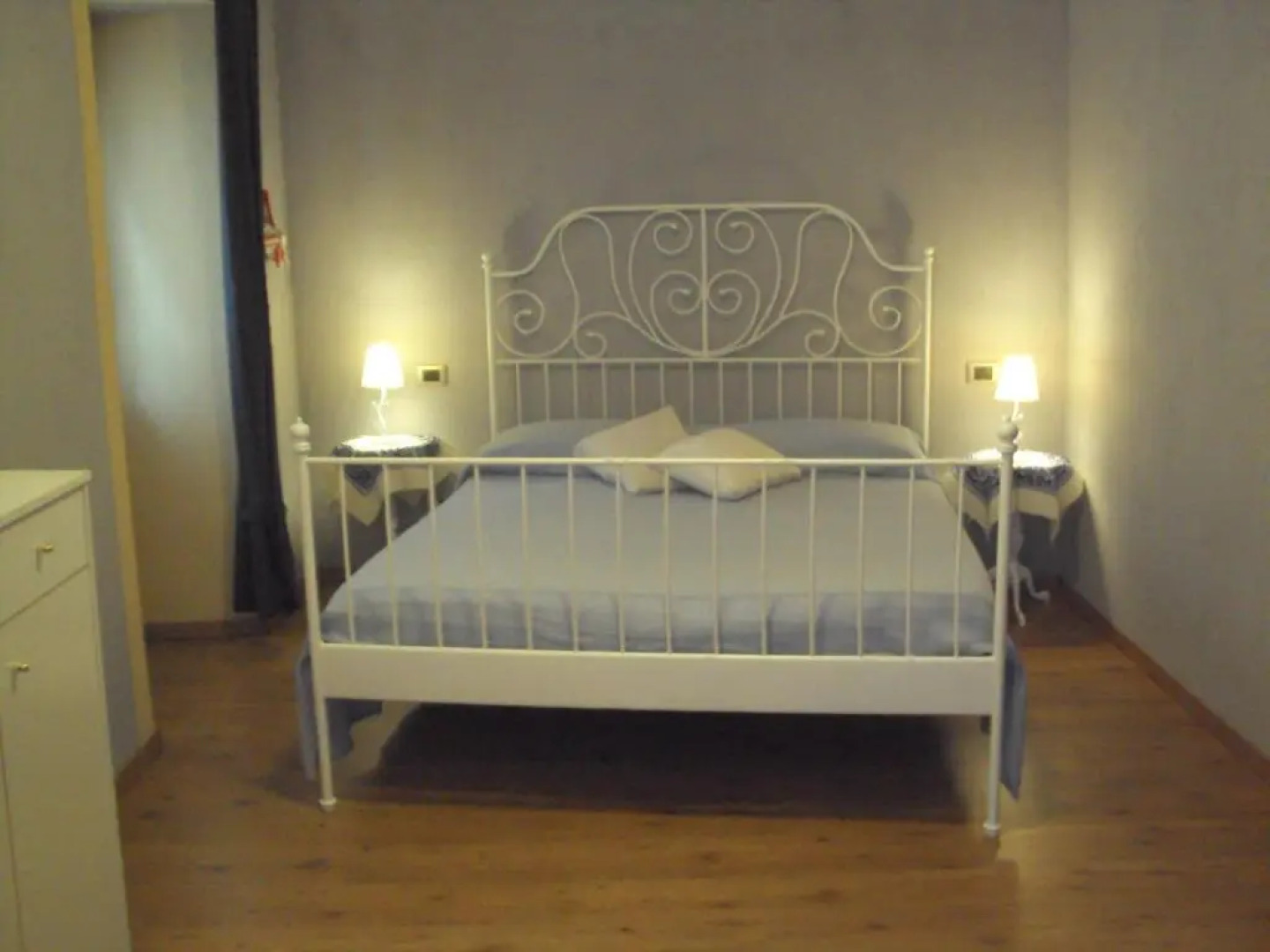 All'Ombra dell'Antica Pietra