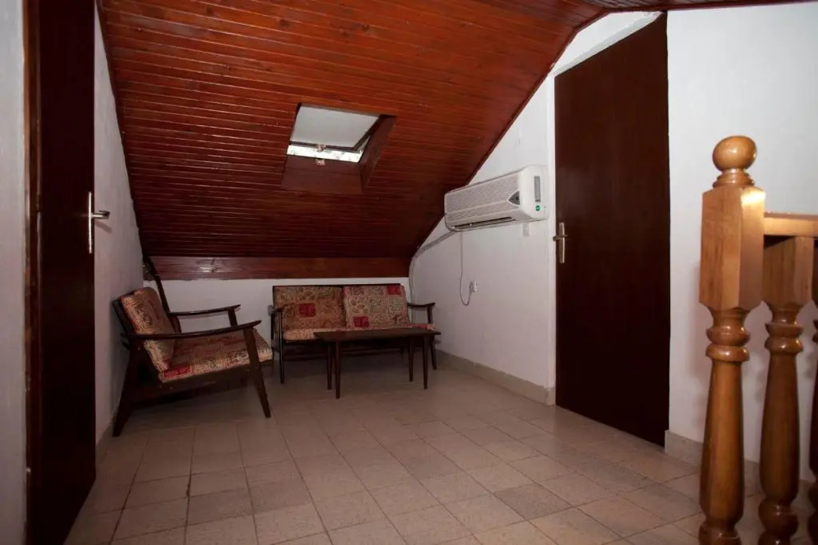 Muki's House- just 50m from the beach