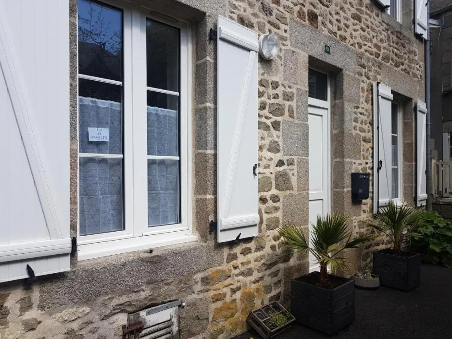 Les Gravelots (Adults Only)