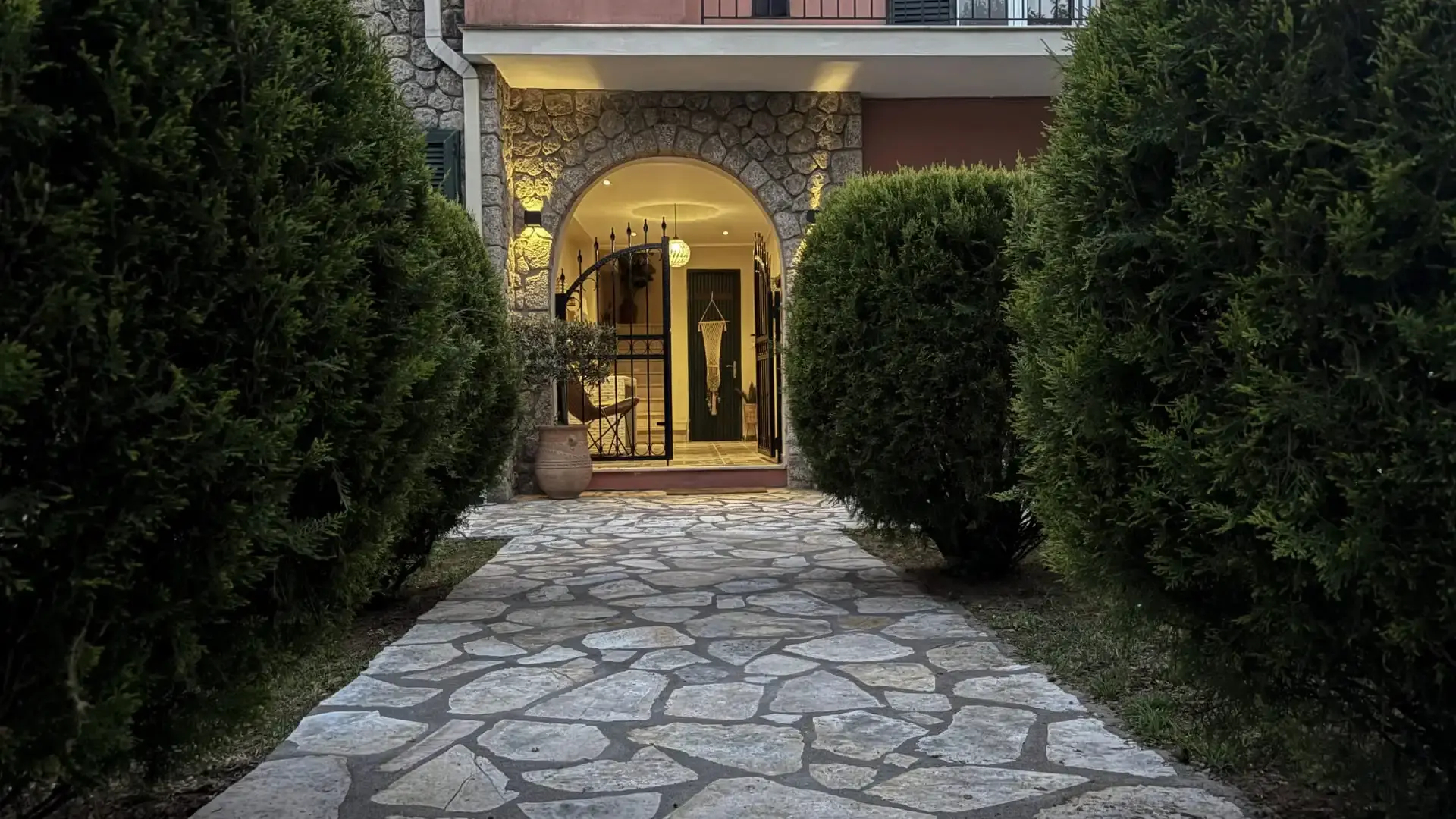 Kaloudis Apartments & Studios