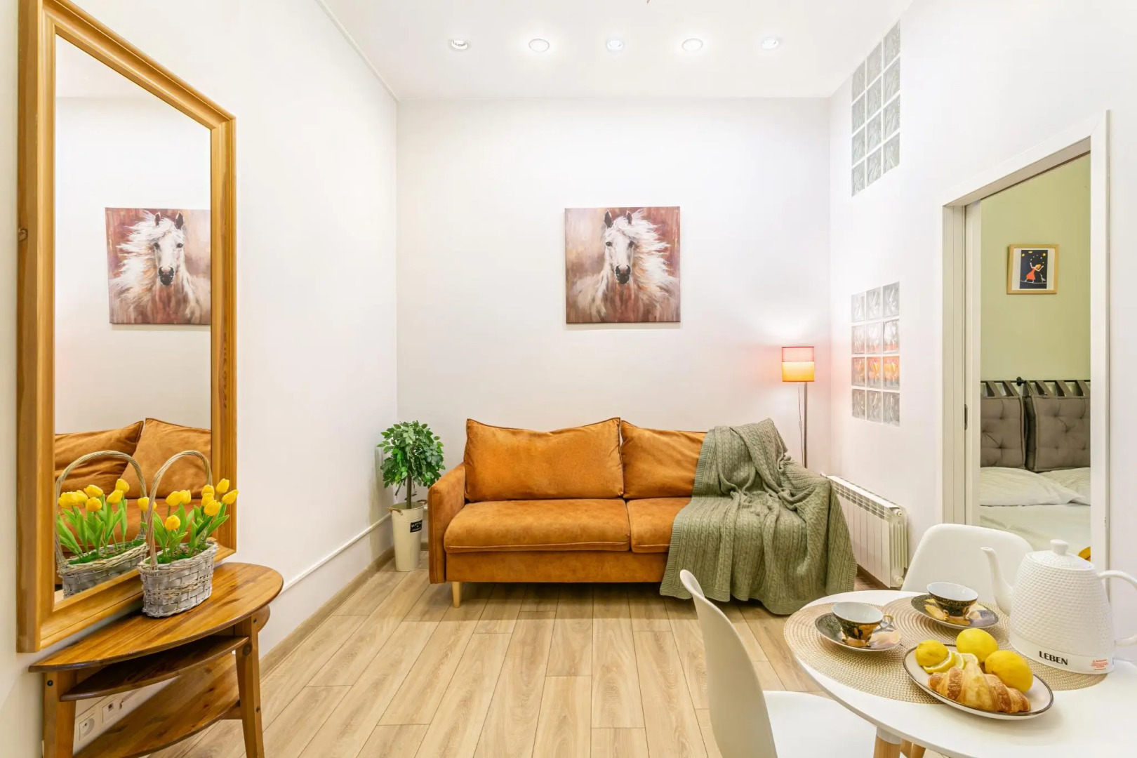 SeApart. На Большом 13 (бывш. Апартаменты на Большом проспекте Петроградской Стороны)