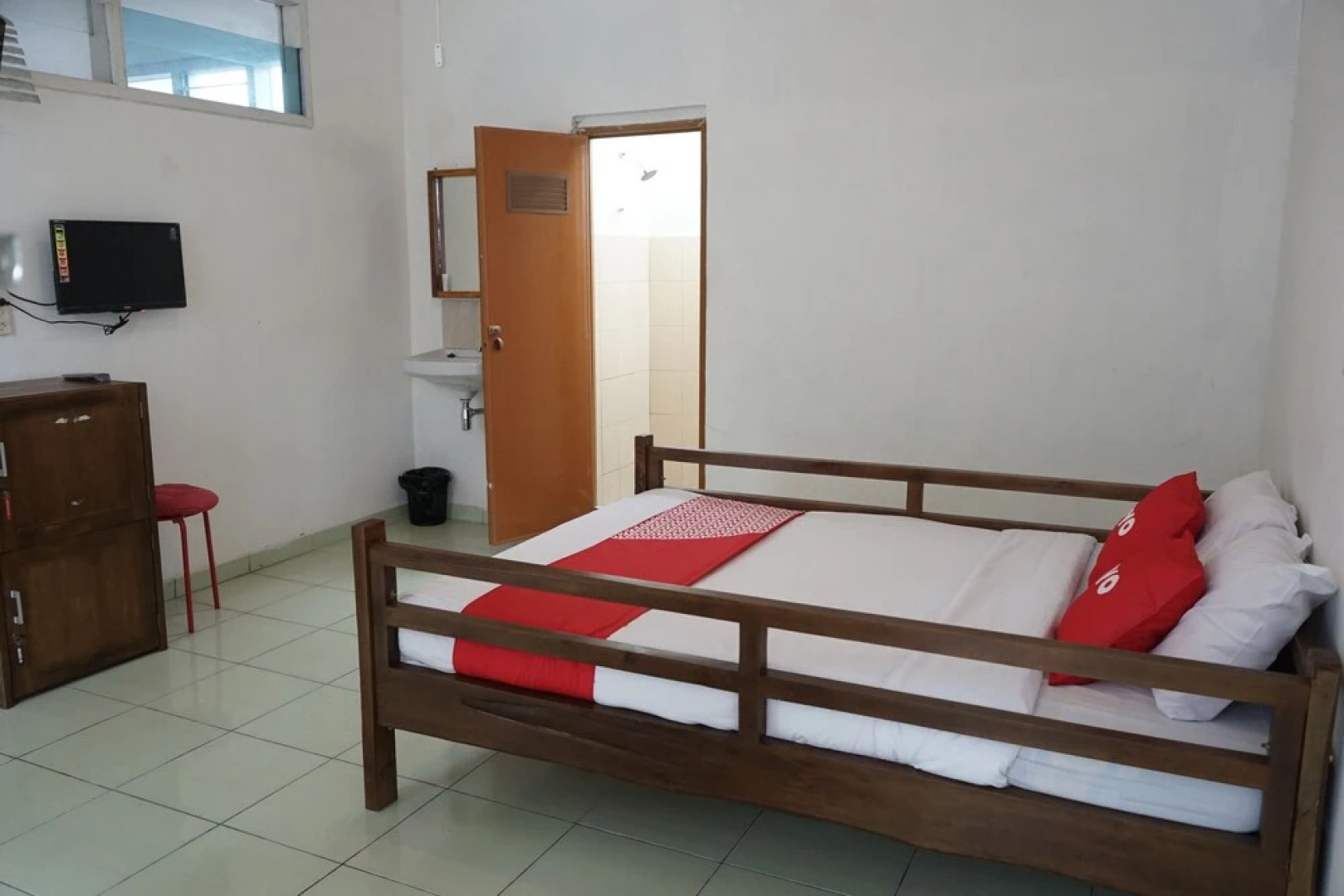 OYO 2048 Hotel Cahya Panorama