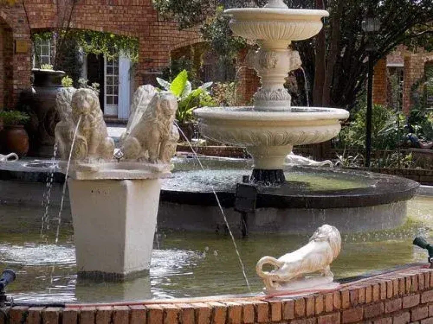 Sarabi Country Lodge