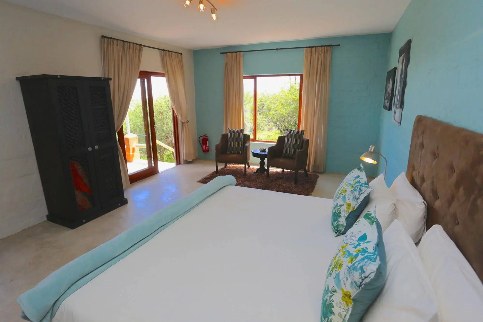 River Crossing Lodge