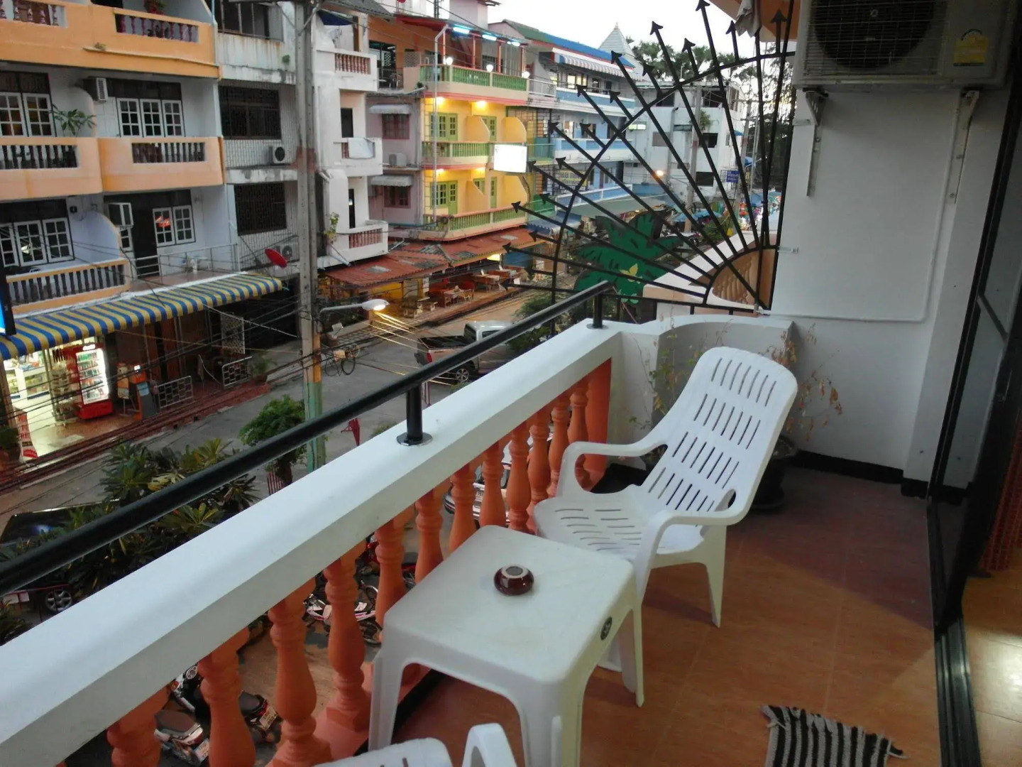 OYO 963 Sunshine Guesthouse