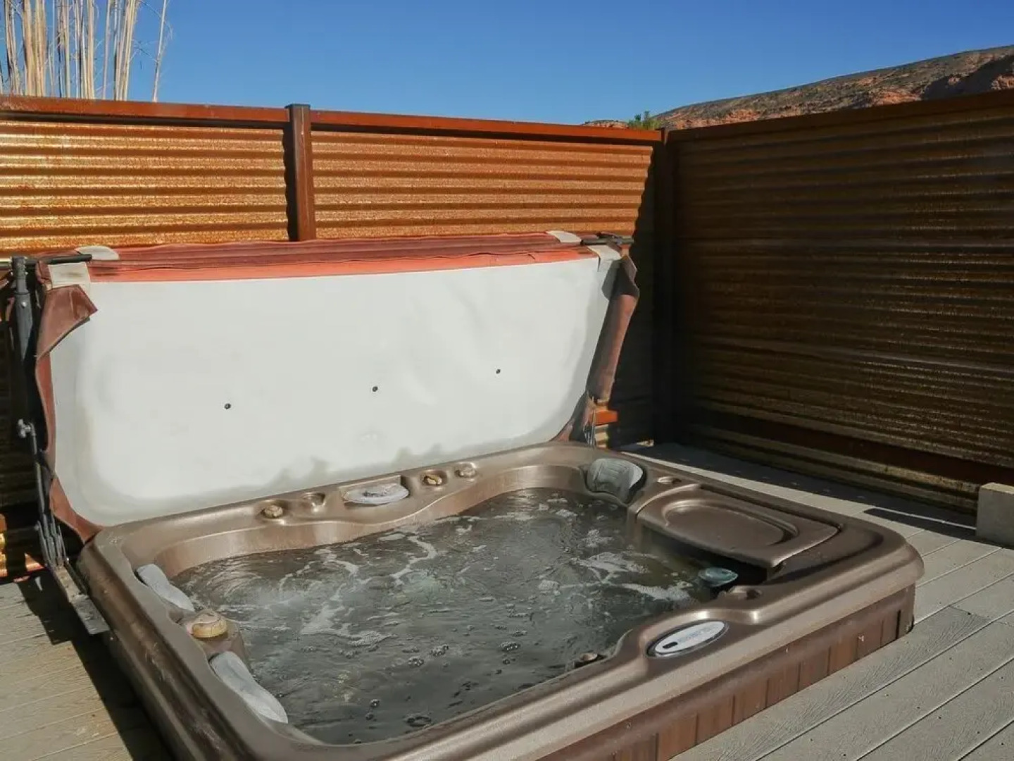 Arroyo Rez - in the beautiful red rocks of Moab with private hot tub