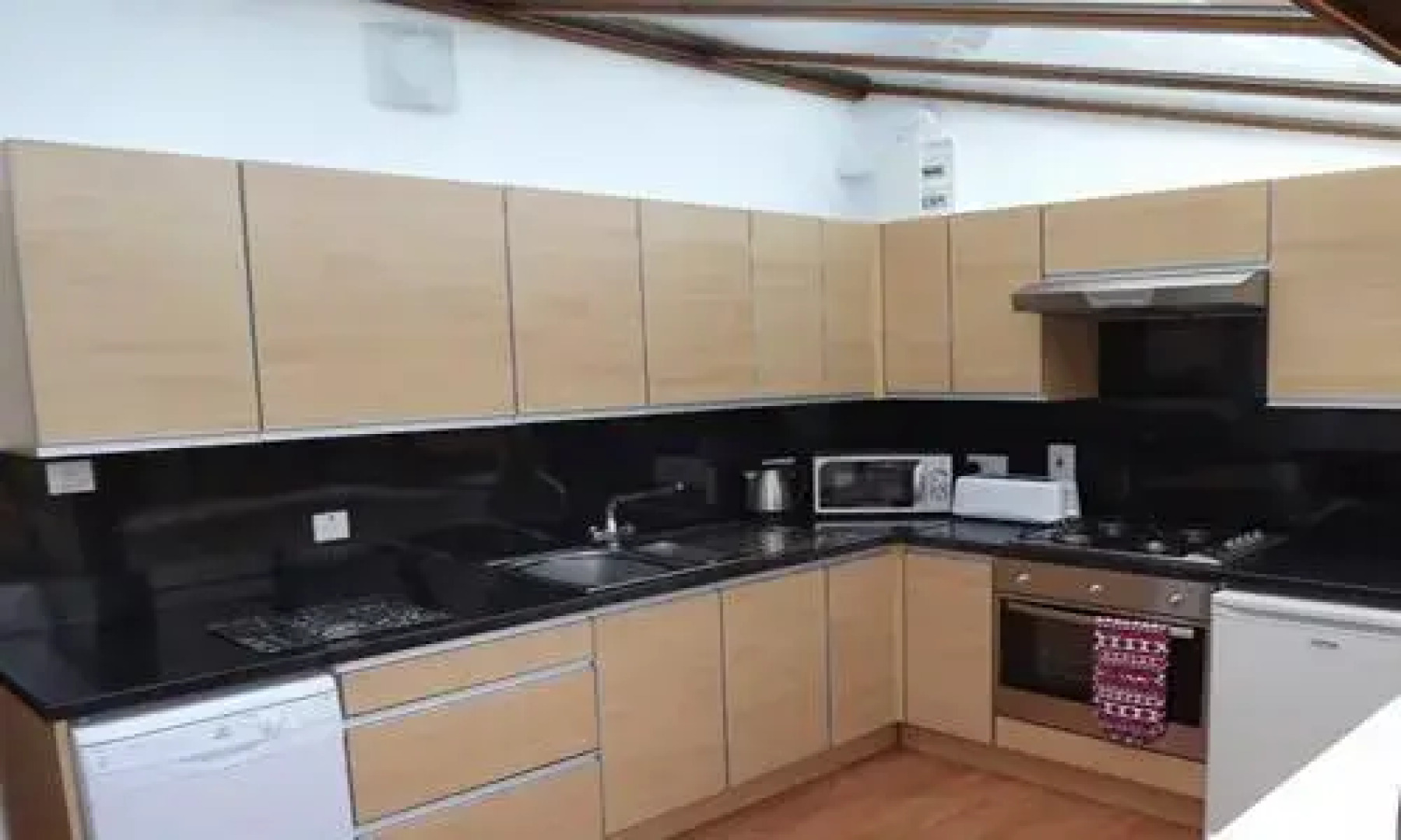 Hookless Holiday Homes