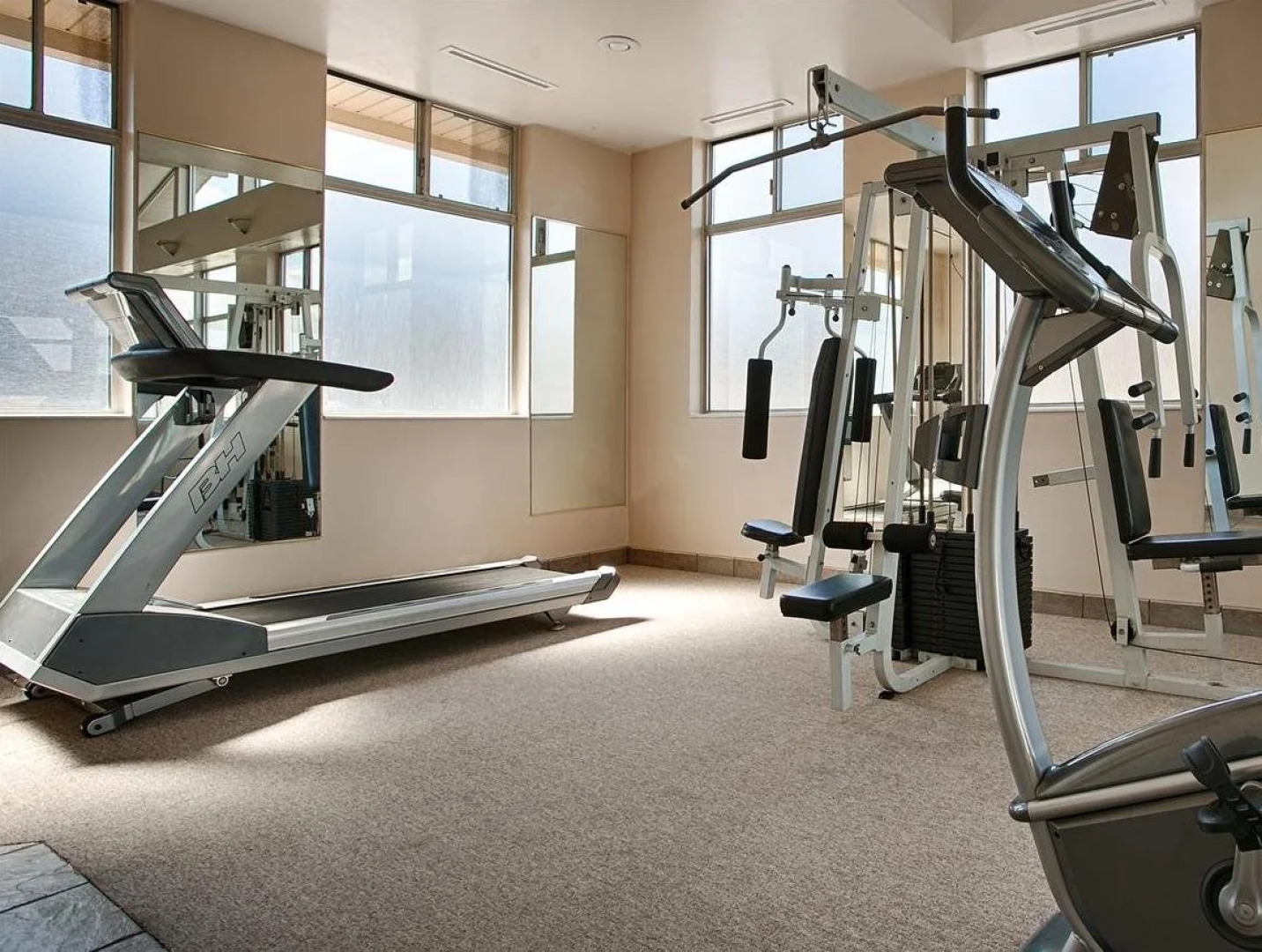 Econo Lodge Inn & Suites Vernal near Dinosaur Monument