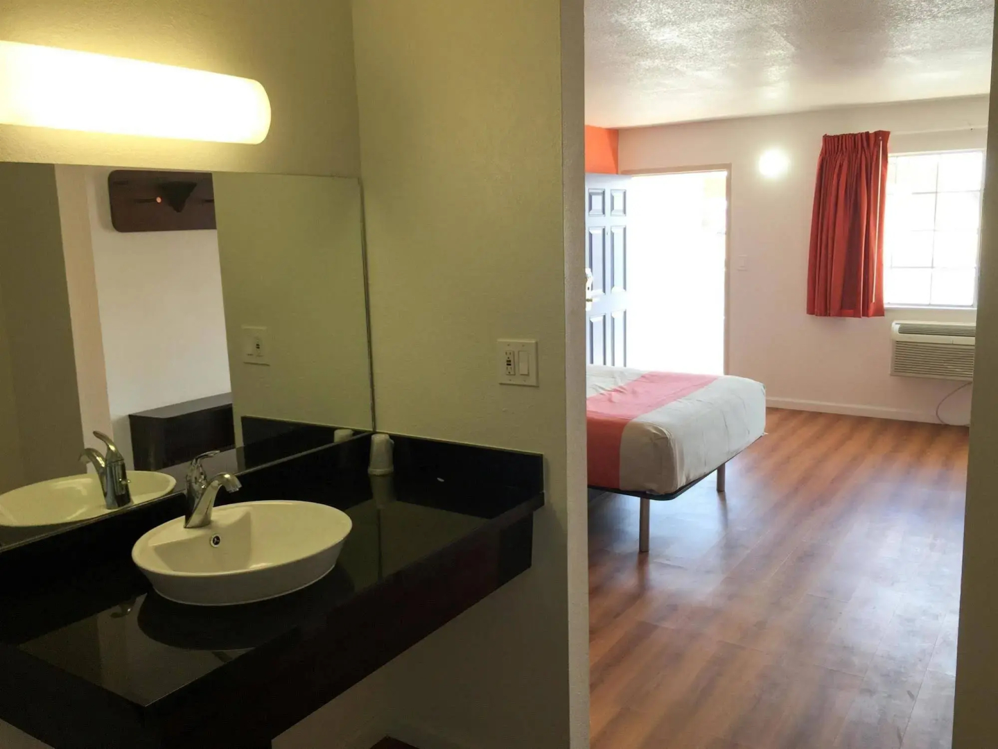 Motel 6 Delano, CA
