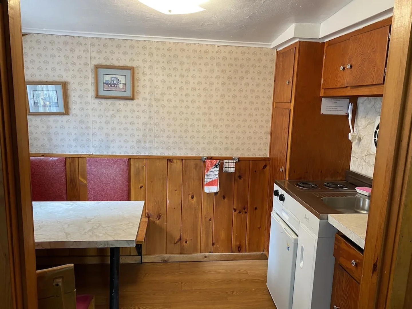 Amber Lantern Lake George Motel and Cottage Rentals