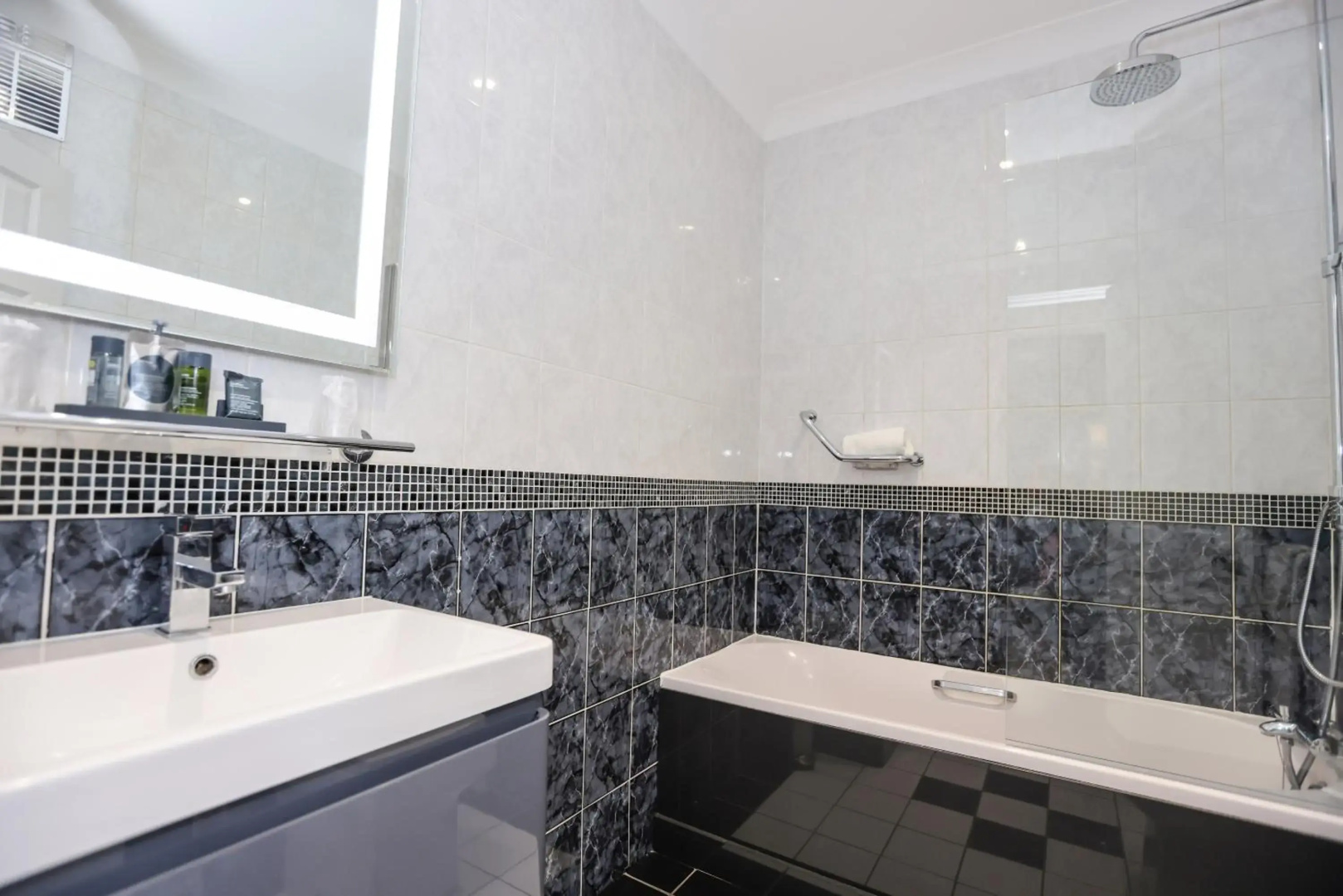 The Cumberland Hotel - OCEANA COLLECTION