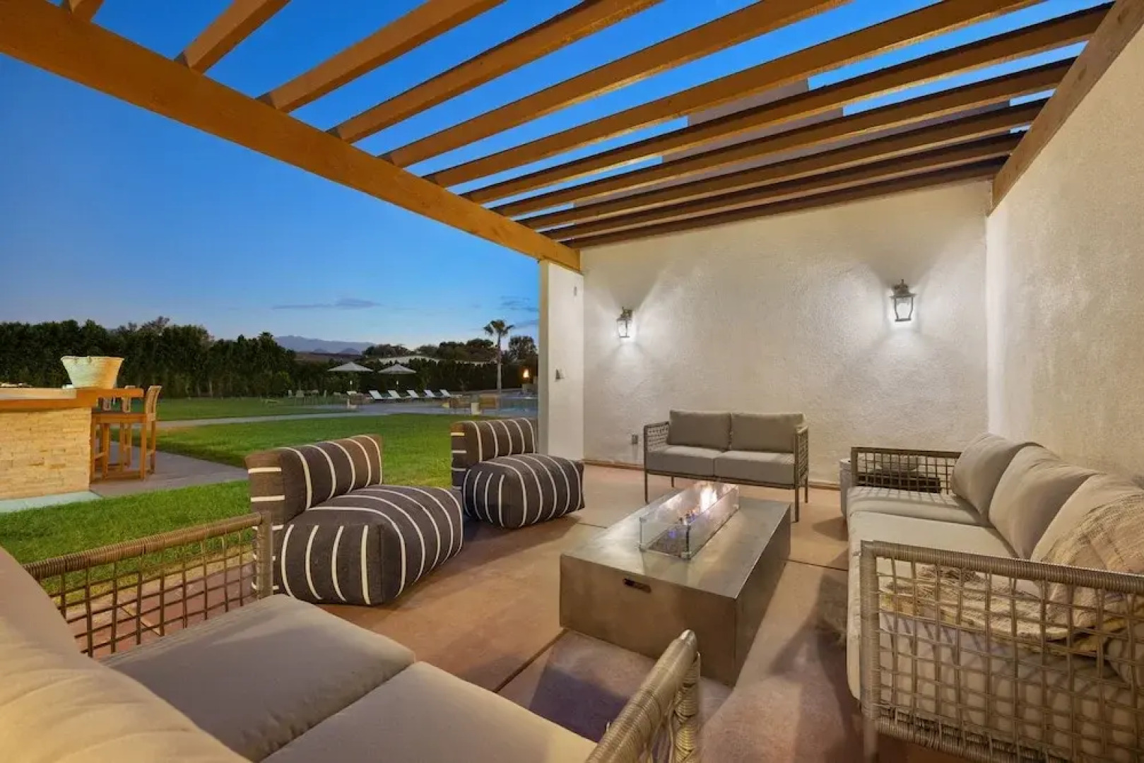 Starlight Estate by Avantstay 20 People Architectual Mansion w Pool Tennis Court Game Room