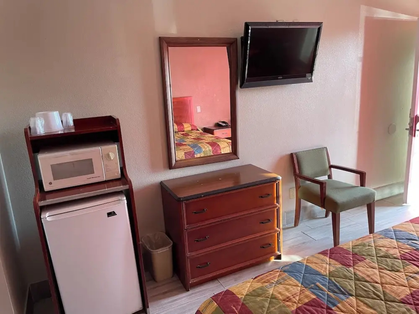 Passport Inn & Suites Corona Hotel