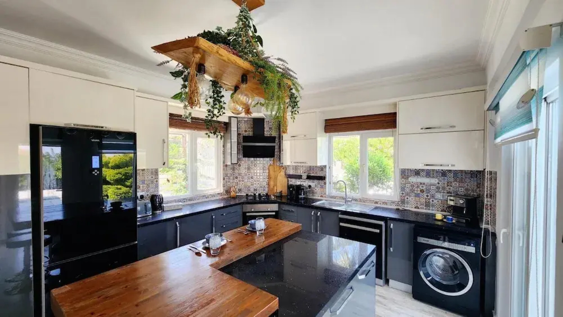 Beautiful Villa Within Easy Distance to Attraction