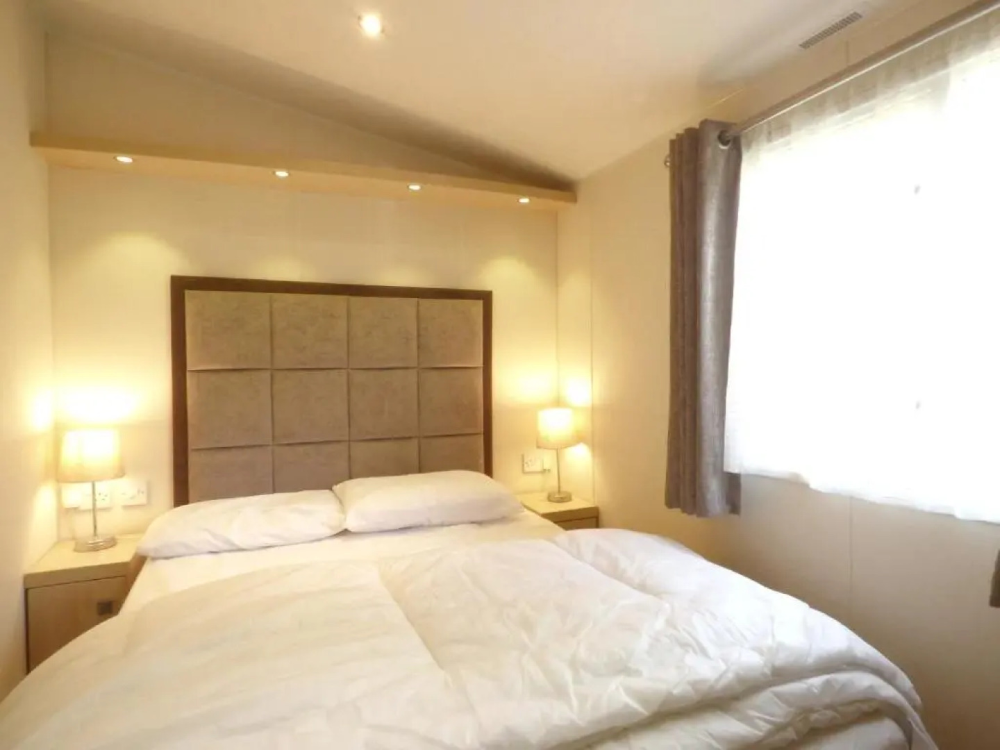 Willows 18 at Southview Leisure Park