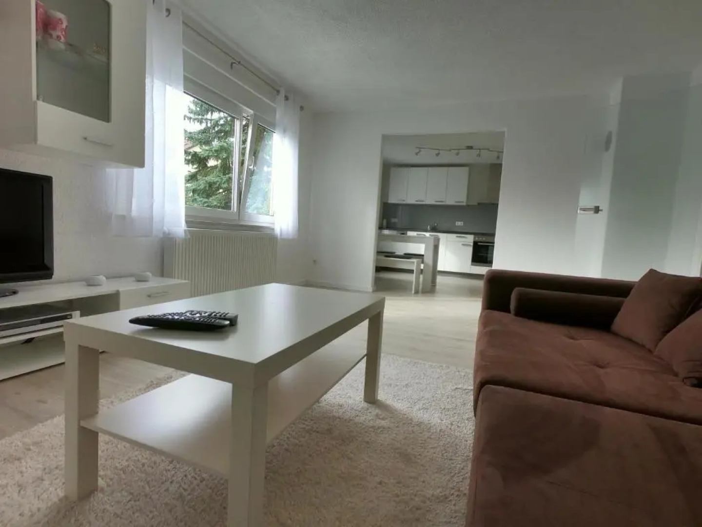 Moderne helle 2,5 Zimmer Wohnung mit großem Bad und Küche in Trossingen