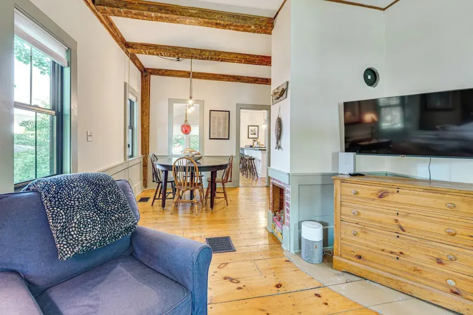 Charming Cottage w/ Patio, Walk to Boothbay Harbor