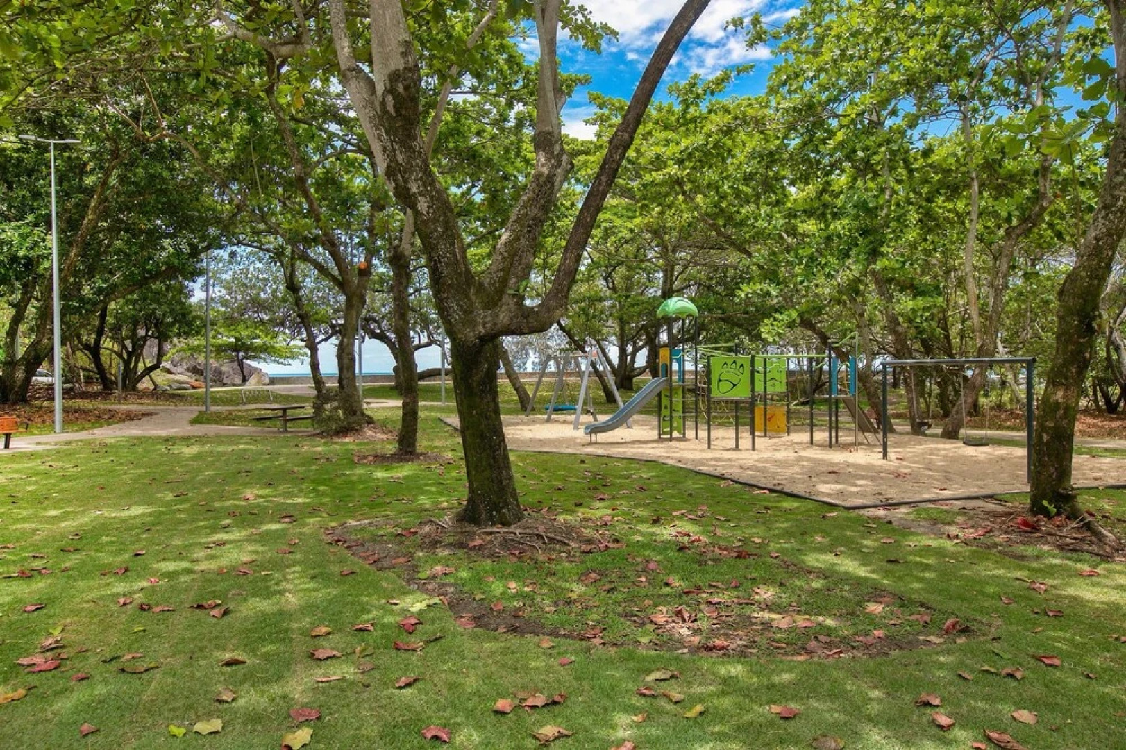 Beachfront Apartment with Ocean Views