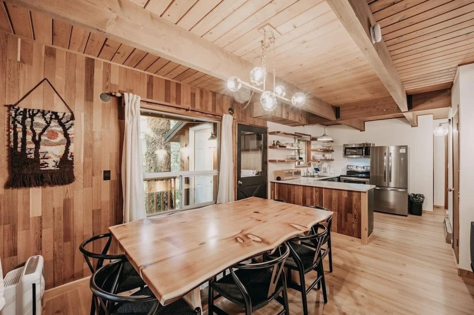 27gs - Bbq - Pets Ok - Wifi - Sleeps 10 3 Bedroom Home by RedAwning
