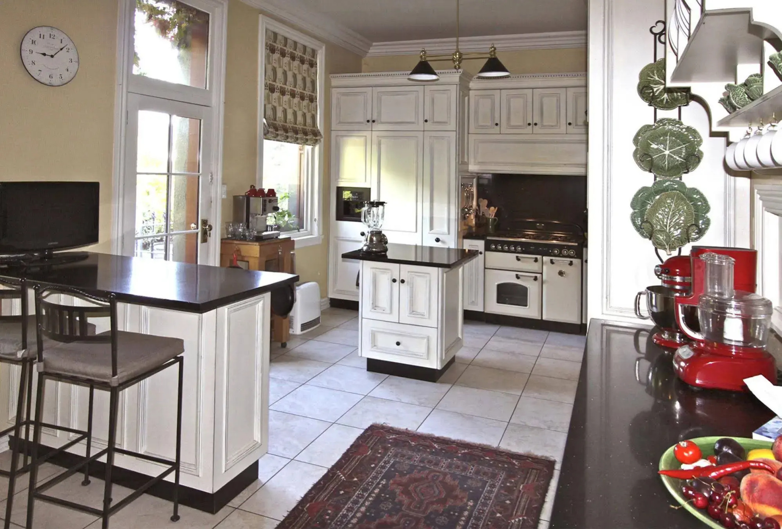 Bard House BB