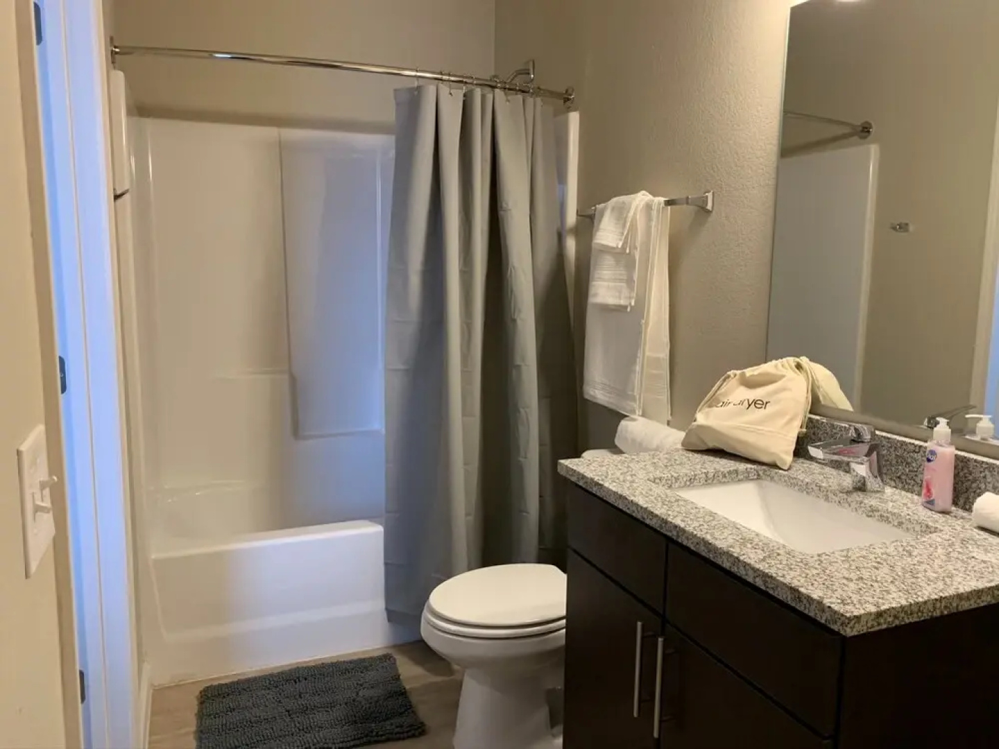 4BR Comfort House With Modern Amenities