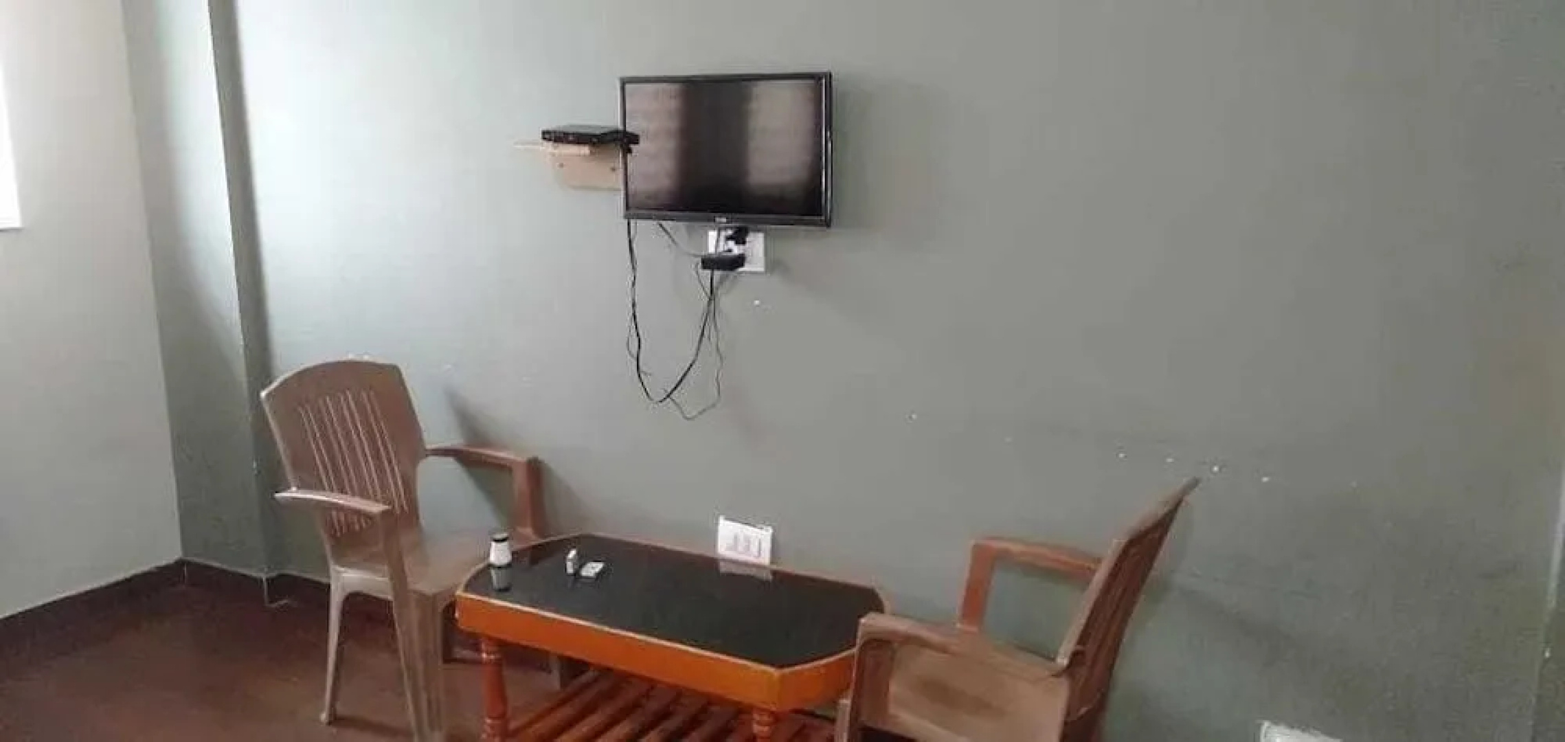 Iroomz Shivaratna Palace