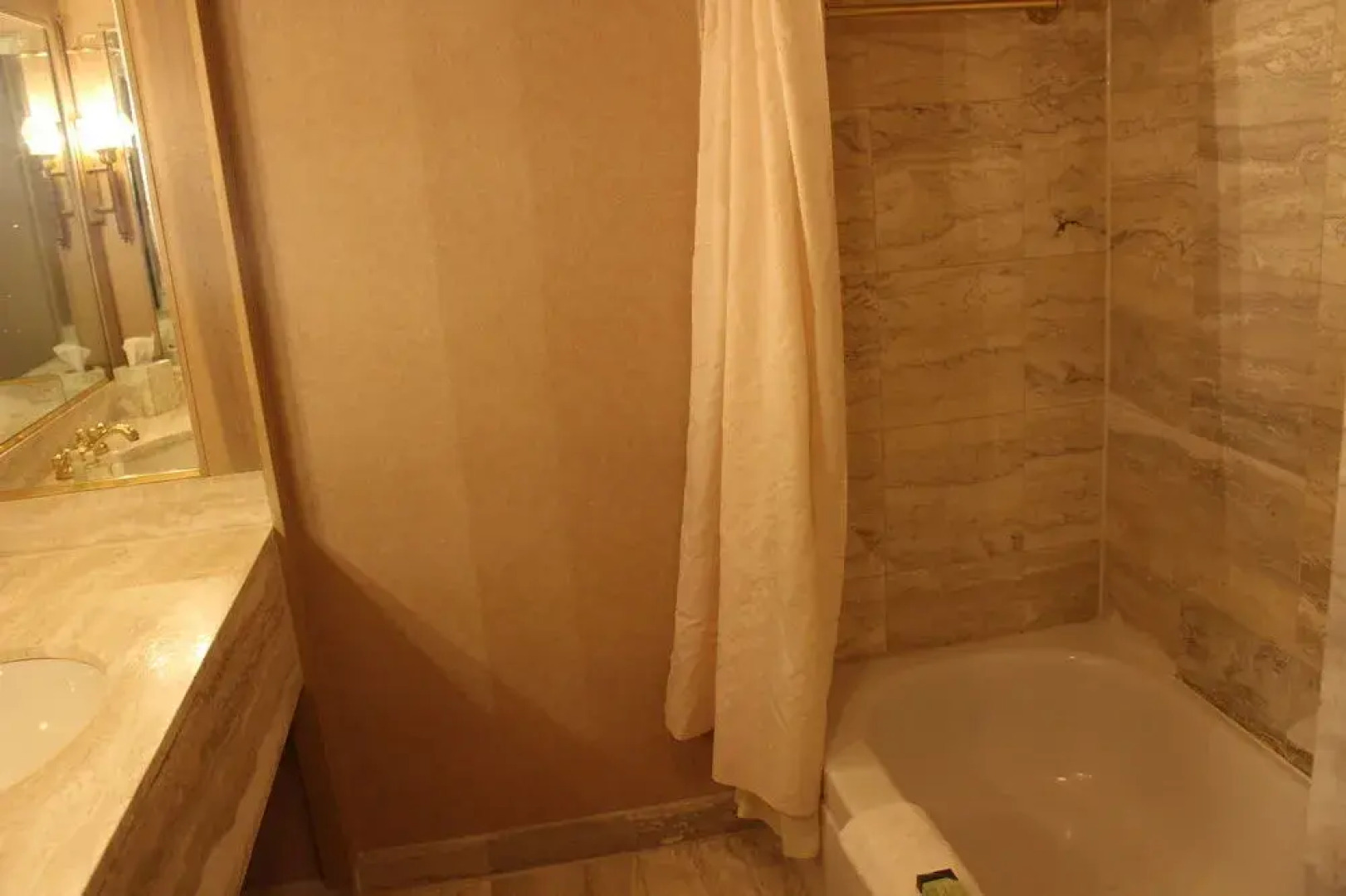 Roberts Riverwalk Hotel & Residence, Detroit